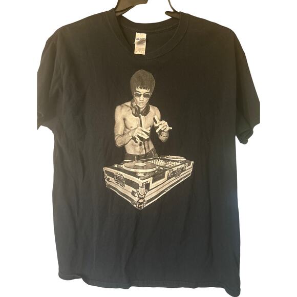 Bruce Lee DJ Men's Large Black Tshirt Avengers Age of Ultron Gung Fu Scratch - Picture 1 of 4